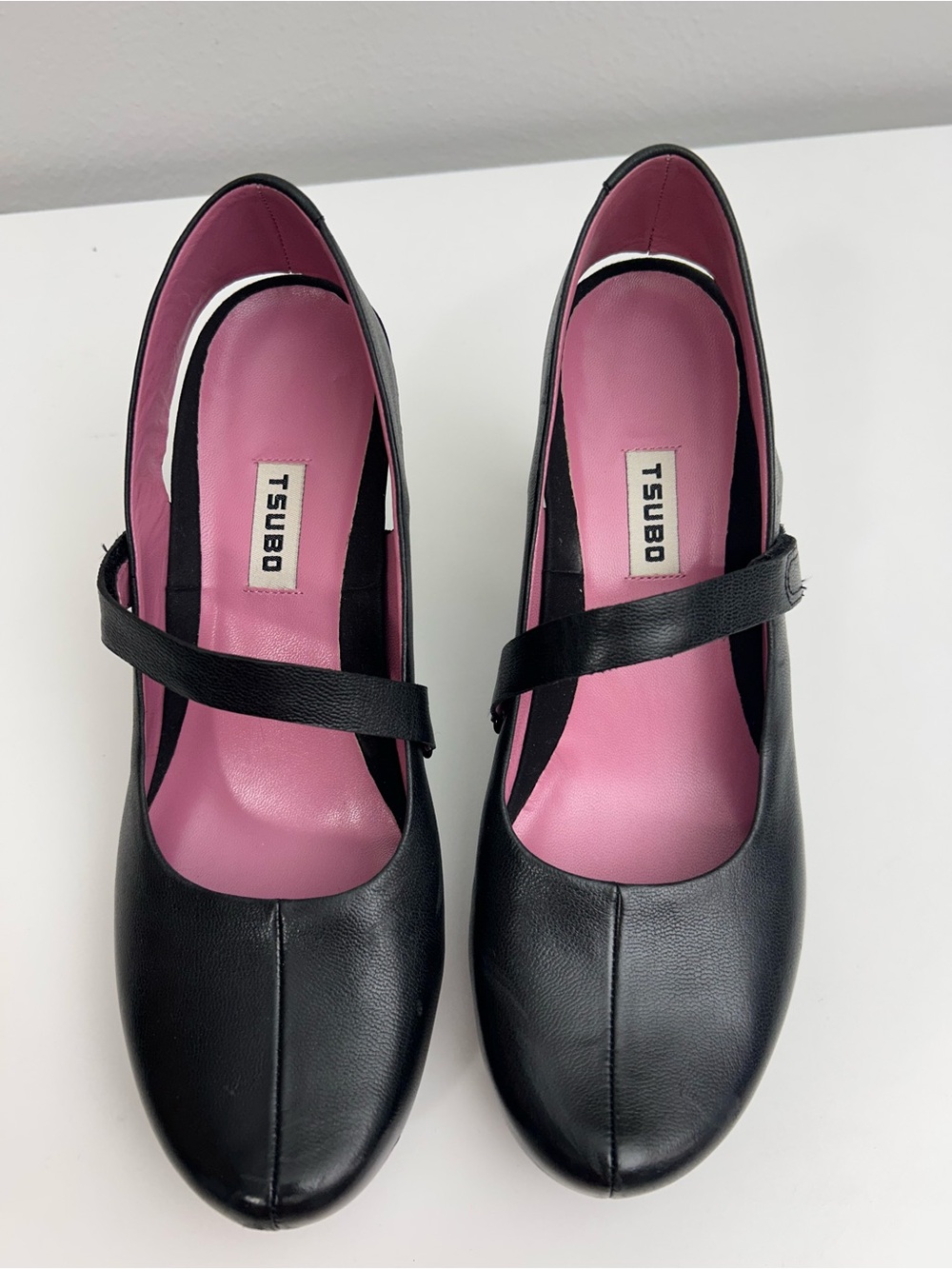Tsubo Black Mary Jane Pink Insole Adjustable Strap 4” Heel Peek-a-boo Size 9.5